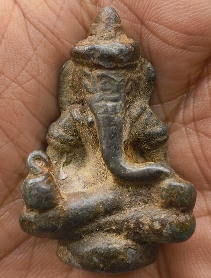 พระรูปหล่อพลวงพ่อเงินเนื้อเก่า รูปที่ 5