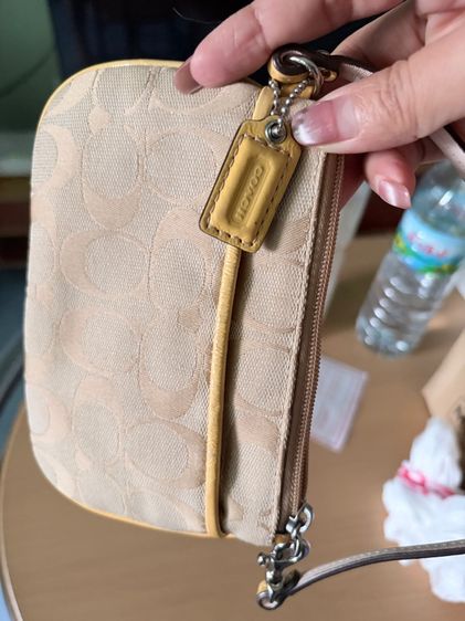 coach คล้องมือ รูปที่ 6