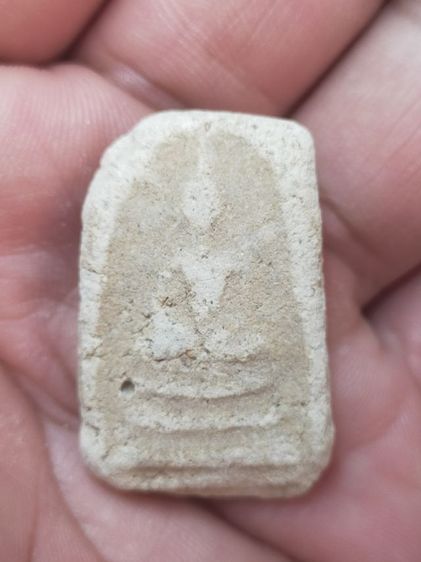 สมเด็จเก่าเนื้อจัด