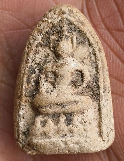 พระกริ่งตั๊กแตนเก่า รูปที่ 3