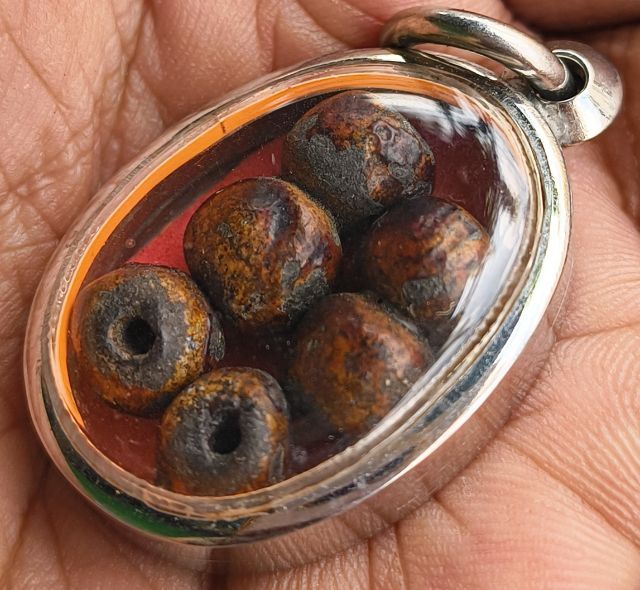 พระรูปหล่อหลวงพ่อเงินเก่า รูปที่ 18