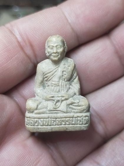 รูปเหมือนหลวงปู่ธรรมโชติวัดโพธิ์เก้าต้นสิงบุรี