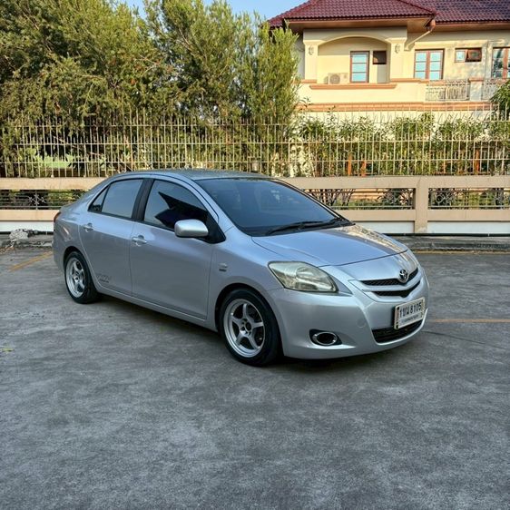 รถ Toyota Vios 1.5 J สี บรอนซ์เงิน