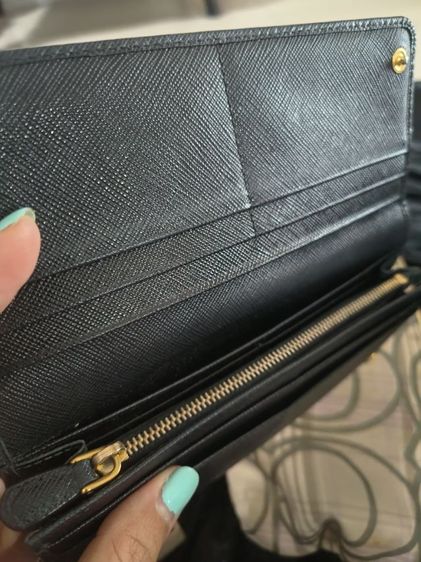 กระเป๋าสตางค์ Prada รูปที่ 2