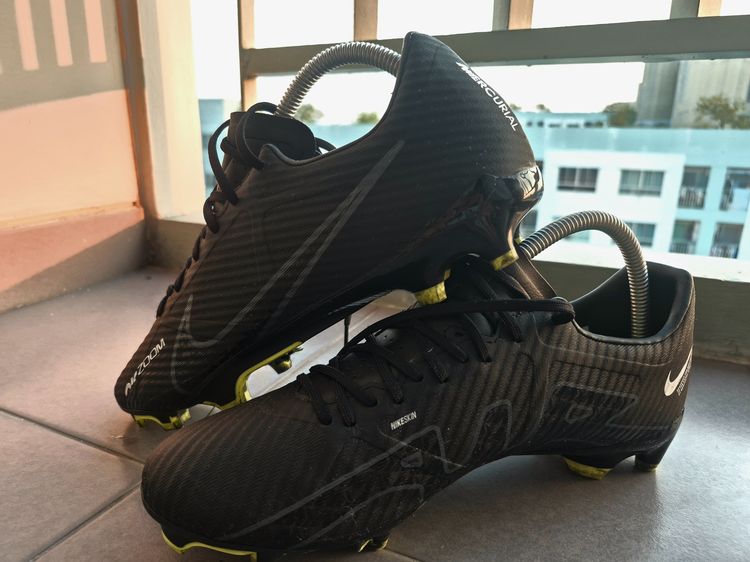 รองเท้าสตั้ดมือสอง ไนกี้จาก shop outlet เมืองทอง