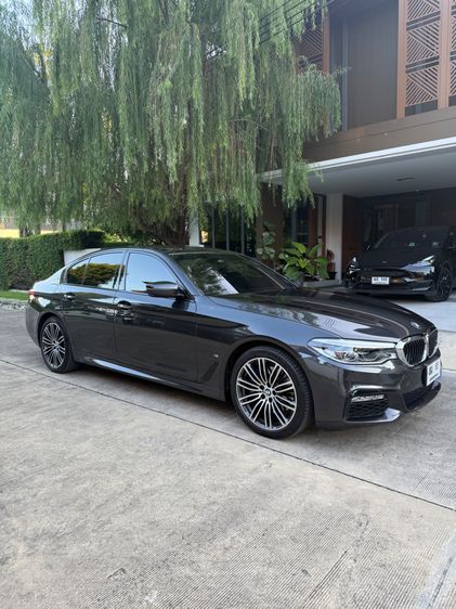 BMW Series 5 2018 530e ปลั๊กอินไฮบริด (PHEV) เทา รูปที่ 4