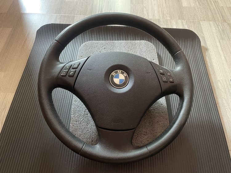 พวงมาลัย BMW X1