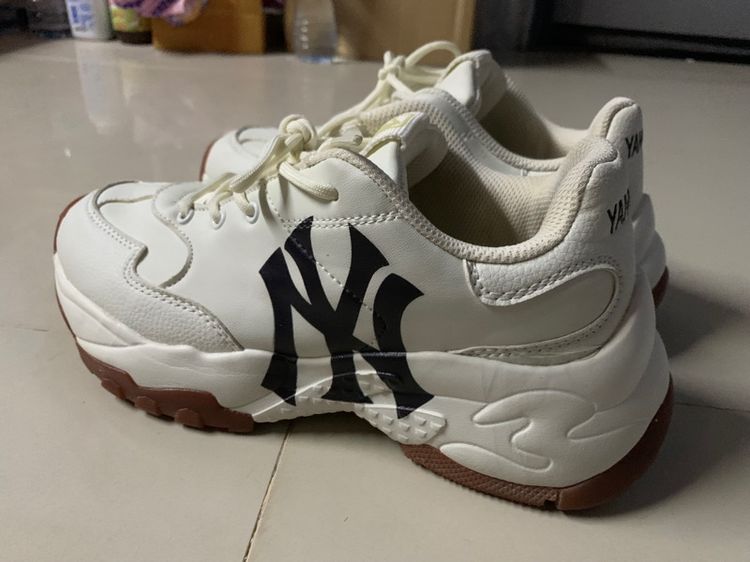 รองเท้า MLB