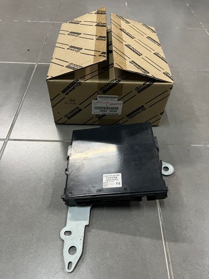 ขายกล่อง Start และ Stop เครื่องยนต์ Toyota Revo 2.8 2018