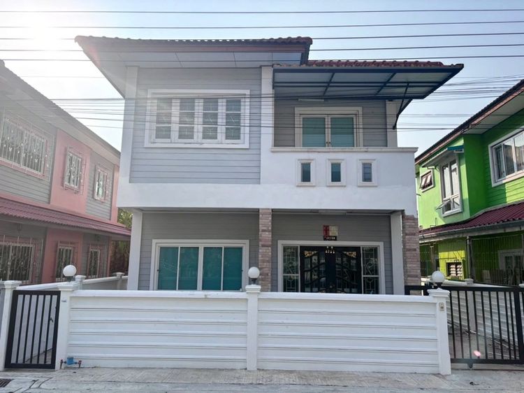 อื่นๆ มีบางส่วน สร้างเสร็จก่อน 2010 ไม่ใช่ ขายบ้านเดี่ยว หมู่บ้านเพ็ญพร 2 (เลียบด่วนประชาอุทิศ)