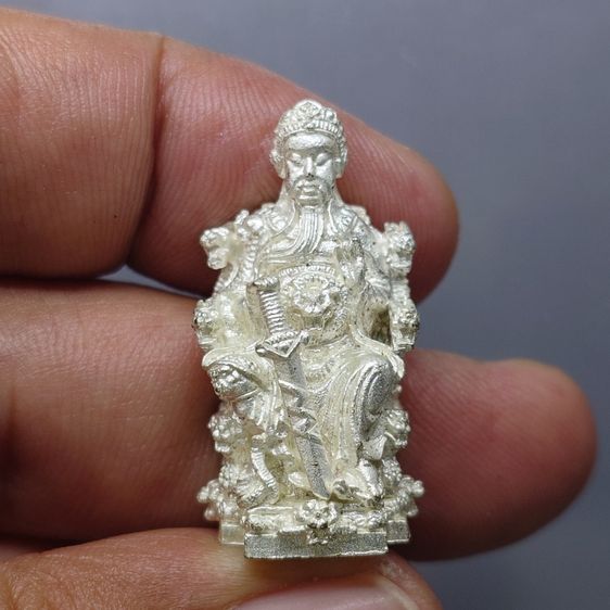 รูปหล่อเจ้าพ่อเสือ ตั่วเหล่าเอี๊ย เนื้อเงิน รุ่น "โชคดี รับทรัพย์ เงินไหลมา วัดจีนประชาสโมสร (เล่งฮกยี่) ปี 2553 รูปที่ 2