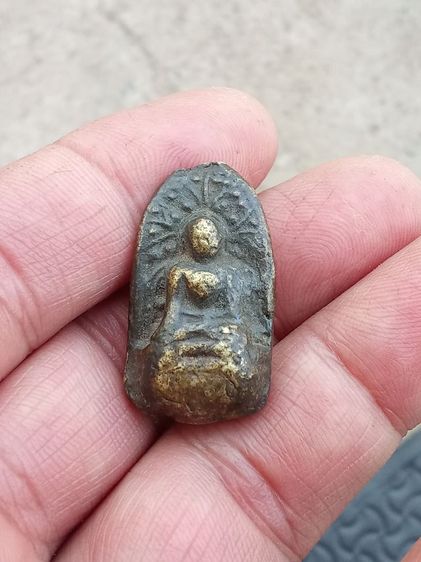 รูปหล่อพระคง เนื้อทองผสมหลวงพ่อโบ้ยวัดมะนาว สุพรรณบุรี รูปที่ 2