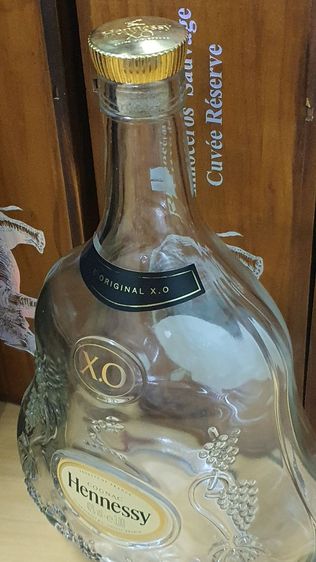 ขวดเหล้าเปล่าขนาด300Lใหญ่จัมโบ้พร้อมกล่องสภาพสมบูรณ์ รูปที่ 2