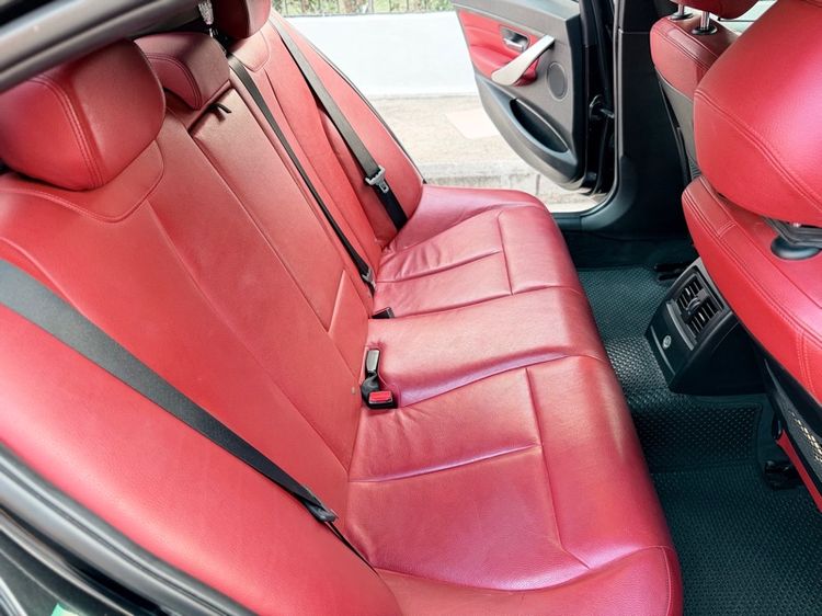 BMW Series 3 2015 320d Sedan ดีเซล เกียร์อัตโนมัติ ดำ รูปที่ 3
