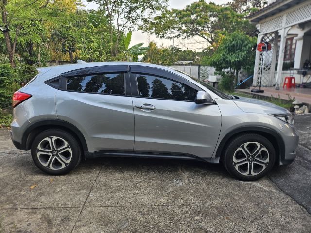Honda HR-V 2017 1.8 EL Utility-car เบนซิน เกียร์อัตโนมัติ บรอนซ์เงิน รูปที่ 2