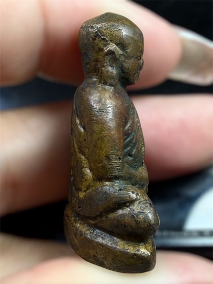 รูปหล่อ หลวงพ่อเงิน  , ท่ามะไฟ   จีวรห่าง. รูปที่ 6