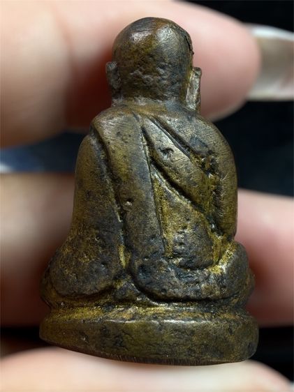 รูปหล่อ หลวงพ่อเงิน  , ท่ามะไฟ   จีวรห่าง. รูปที่ 2