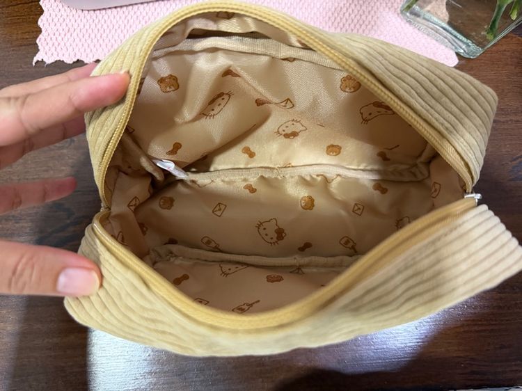 กระเป๋าใส่เครื่องสำอางค์ รูปที่ 2