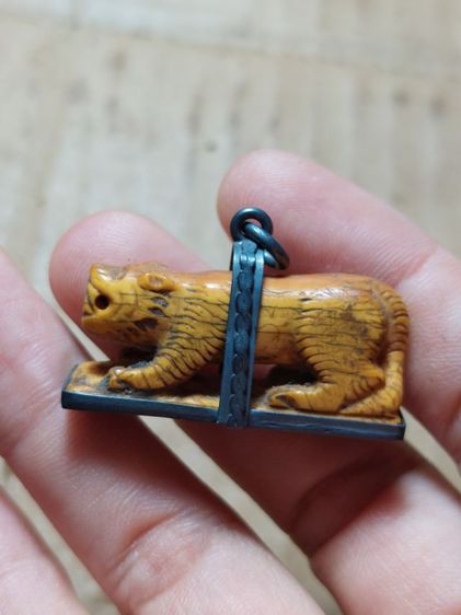 เครื่องรางอาจารย์เฮงไพรวัลย์กระเช้าเงินแท้ตัวใหญ่ รูปที่ 7