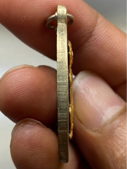 เหรียญหลวงพ่อคูณ ลงยา หน้ากากทอง รูปที่ 3