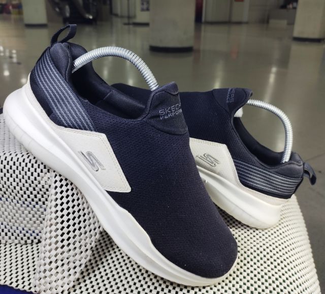 รองเท้า💥SKECHERS💥ของแท้‼️สวยๆ เดิมๆ พื้นนิ่ม เบา สภาพดี💥ไซร์ 41 รูปที่ 12