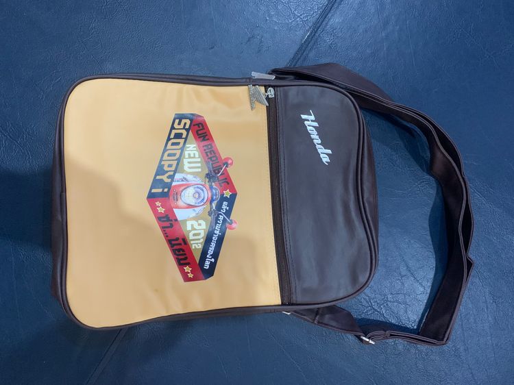 📌📌 💯 ขาย  กระเป๋าสะพายข้าง Honda Scoopy i  Fun Republic 2012  ของแท้หายาก รูปที่ 2