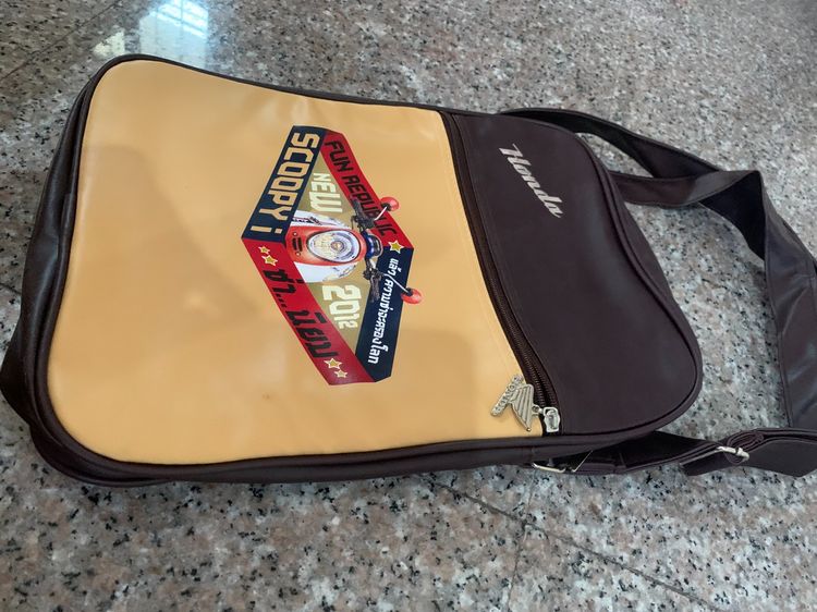 📌📌 💯 ขาย  กระเป๋าสะพายข้าง Honda Scoopy i  Fun Republic 2012  ของแท้หายาก รูปที่ 5