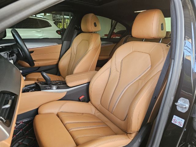 BMW Series 5 2019 530e Sedan ปลั๊กอินไฮบริด (PHEV) ไม่ติดแก๊ส เกียร์อัตโนมัติ ดำ รูปที่ 4