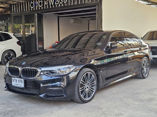 รถ BMW Series 5 530e สี ดำ