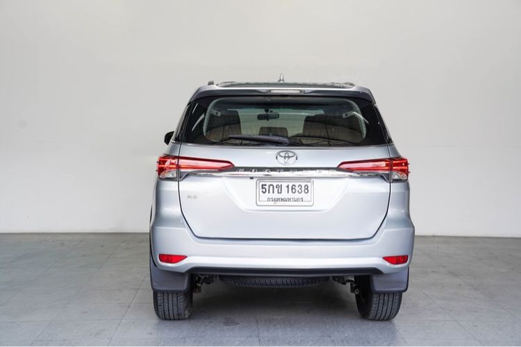 Toyota Fortuner 2016 2.8 V Utility-car ดีเซล ไม่ติดแก๊ส เกียร์อัตโนมัติ เทา รูปที่ 3
