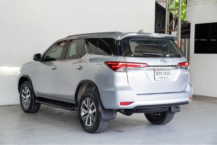 Toyota Fortuner 2016 2.8 V Utility-car ดีเซล ไม่ติดแก๊ส เกียร์อัตโนมัติ เทา รูปที่ 4