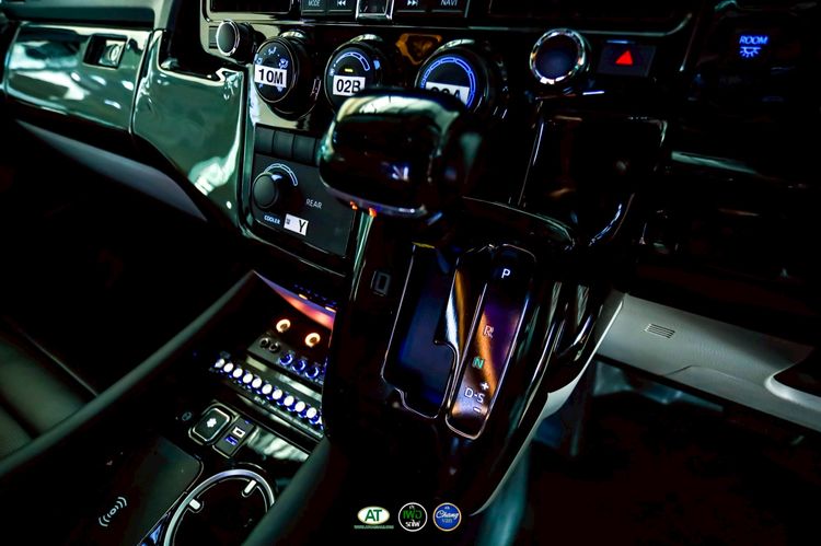 Toyota Commuter 2026 2.8 High Roof Van ดีเซล ไม่ติดแก๊ส เกียร์อัตโนมัติ ขาว รูปที่ 4