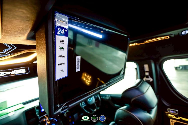 Toyota Commuter 2026 2.8 High Roof Van ดีเซล ไม่ติดแก๊ส เกียร์อัตโนมัติ ขาว รูปที่ 2