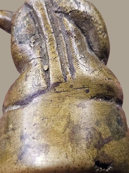 พระกริ่งฤาษี หลวงพ่อเงิน วัดบางคลาน ปี 2456 ออกวัดท่ามะไฟ พระเนื้อจัดเก่าถึงยุค กริ่งดัง พระสวยเดิม ๆ ผิวหิ้งไม่ผ่านการใช้ หายากครับ รูปที่ 6