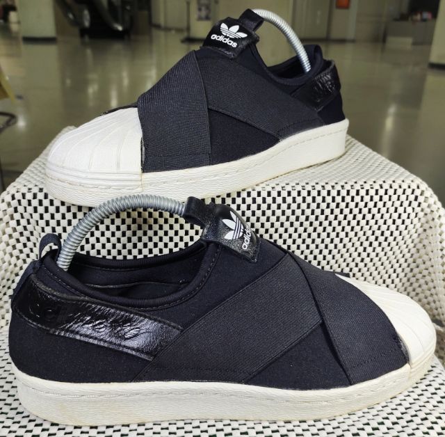 รองเท้า💥adidas Slip - On💥ของแท้‼️พื้นเดิม นิ่ม เบา สวยๆ เดิม สภาพดี💥ไซร์ 40 รูปที่ 2