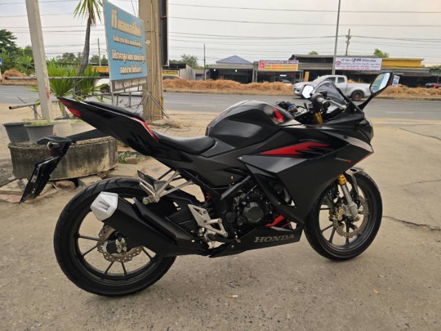 ขายด่วน honda cbr150r ปี 2022 รูปที่ 8