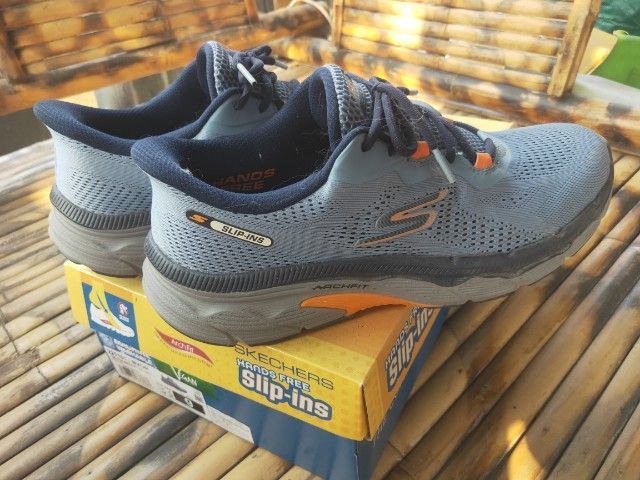 รองเท้า  Skechers ใส่แค่ครั้งเดียวซื้อจากชอปแท้ๆ รูปที่ 3