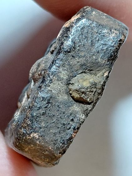 หลวงพ่อปานทรงครุฑ แช่น้ำมีเสียงจี๊ดๆตรงตามตำราปู่ฤษีลิงดำ ราดำคลุมทั้งองค์ รูปที่ 5