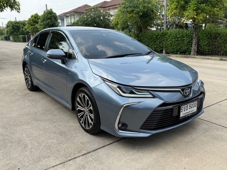 รถ Toyota Altis 1.8 Hybrid High สี ฟ้า
