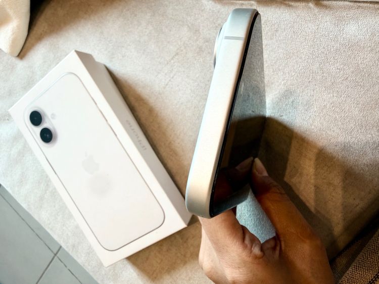 iPhone 17 สีขาว ศูนย์ไทยประกันเหลือครบกล่อง รูปที่ 5