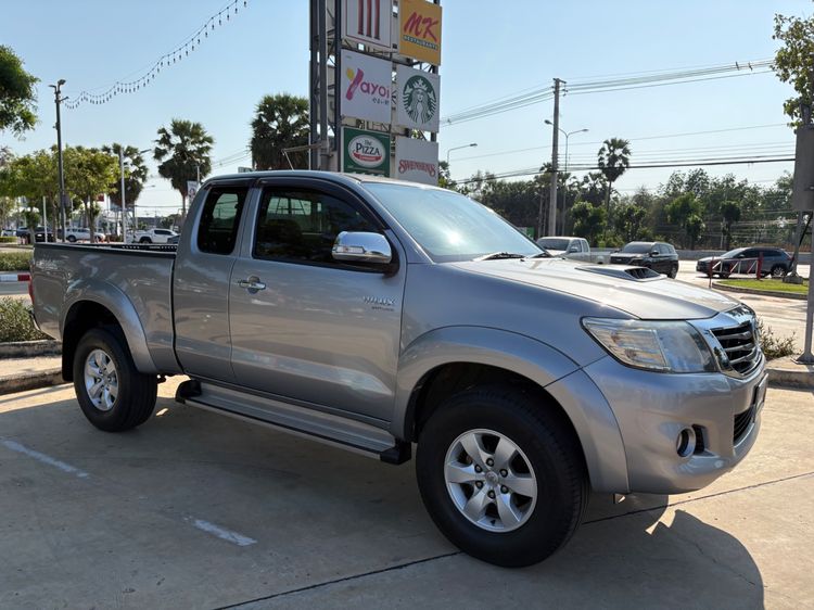 Toyota Hilux Vigo Champ 2015 Smart Cab 2.5 E VNT Prerunner Pickup ดีเซล ไม่ติดแก๊ส เกียร์ธรรมดา บรอนซ์เงิน รูปที่ 2