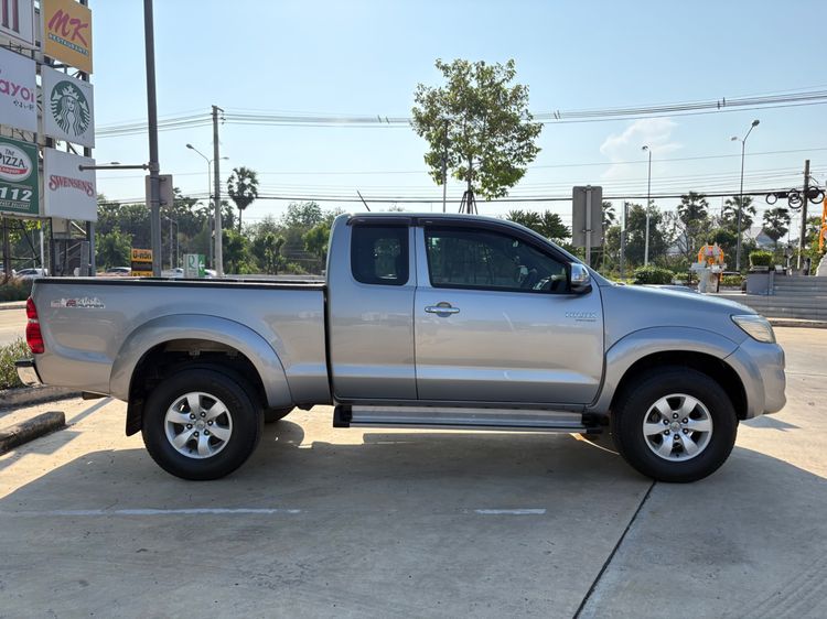 Toyota Hilux Vigo Champ 2015 Smart Cab 2.5 E VNT Prerunner Pickup ดีเซล ไม่ติดแก๊ส เกียร์ธรรมดา บรอนซ์เงิน รูปที่ 3