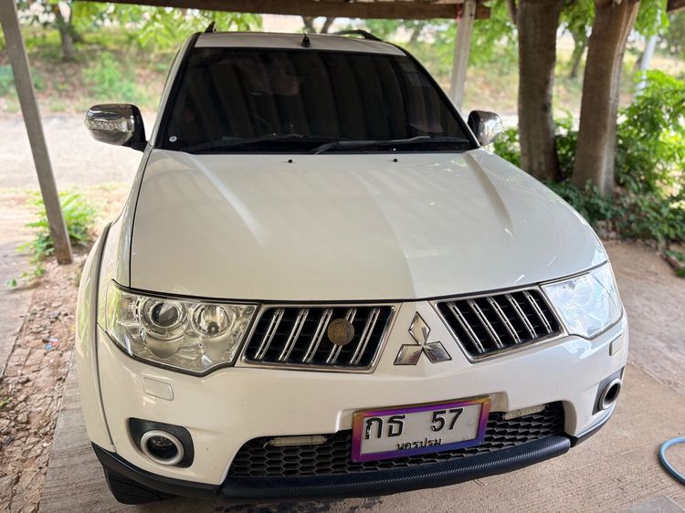 รถ Mitsubishi Pajero Sport 2.5 GT สี ขาว