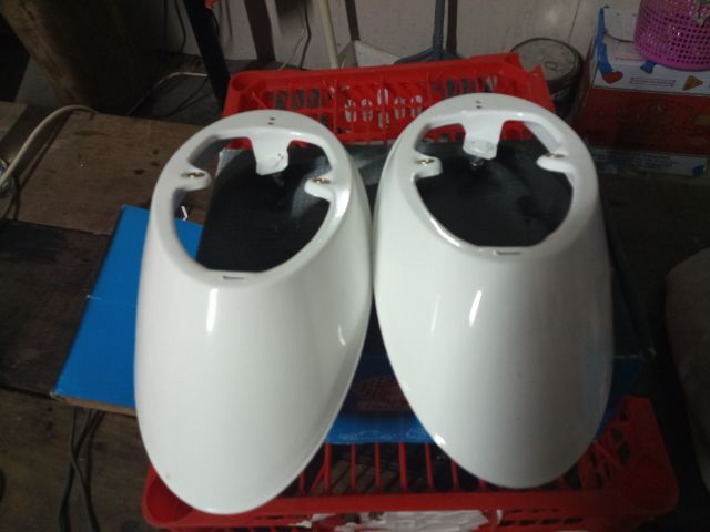 โครงไฟเลี้ยวติดบังโคลนหน้าข้างซ้ายข้างขวา. รถโฟล์คเต่า รูปที่ 2