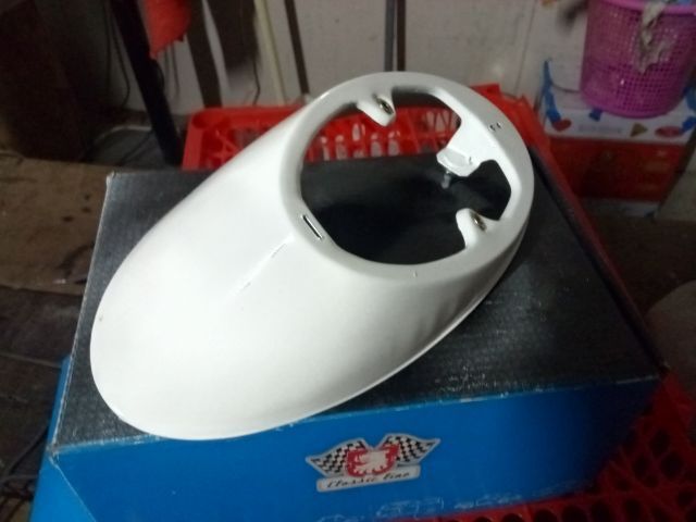 โครงไฟเลี้ยวติดบังโคลนหน้าข้างซ้ายข้างขวา. รถโฟล์คเต่า รูปที่ 8