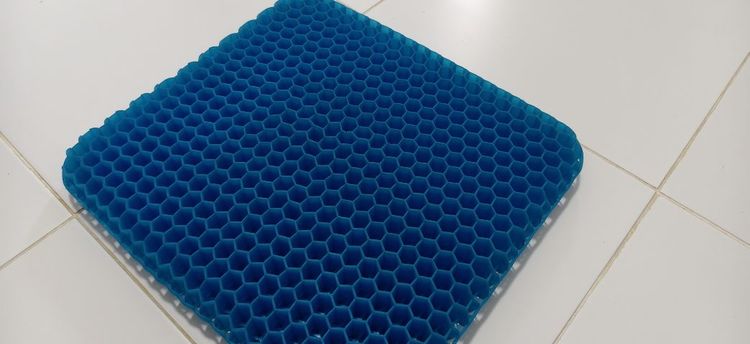 อุปกรณ์เพื่อสุขภาพ เบาะรองนั่งนุ่มเด้งรังผึ้งทำจากซีลีโคลนอย่างดี ลดจาก  590