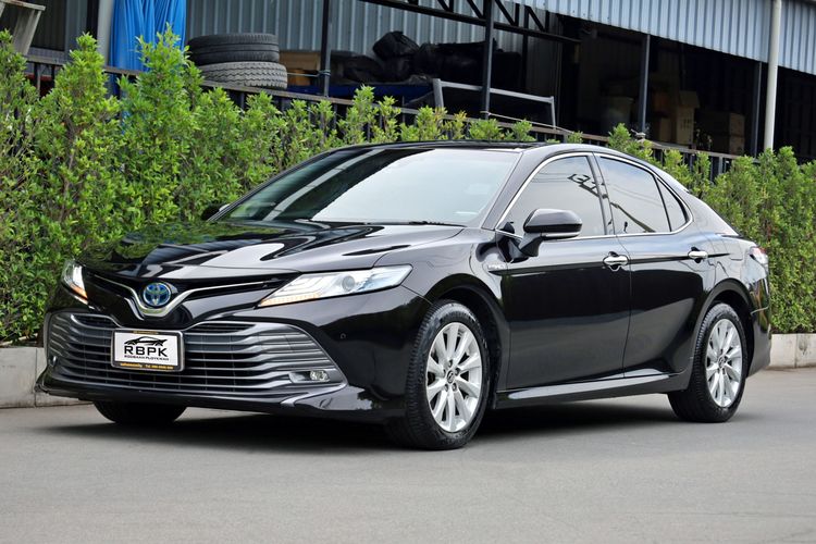 รถ Toyota Camry 2.5 Hybrid สี ดำ