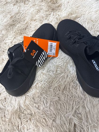 หญิง รองเท้าวอริก