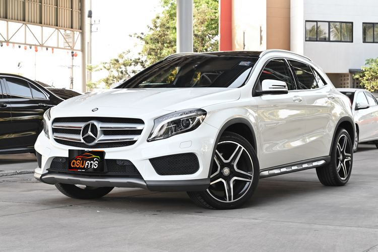 รถ Mercedes-Benz GLA-Class GLA250 สี ขาว