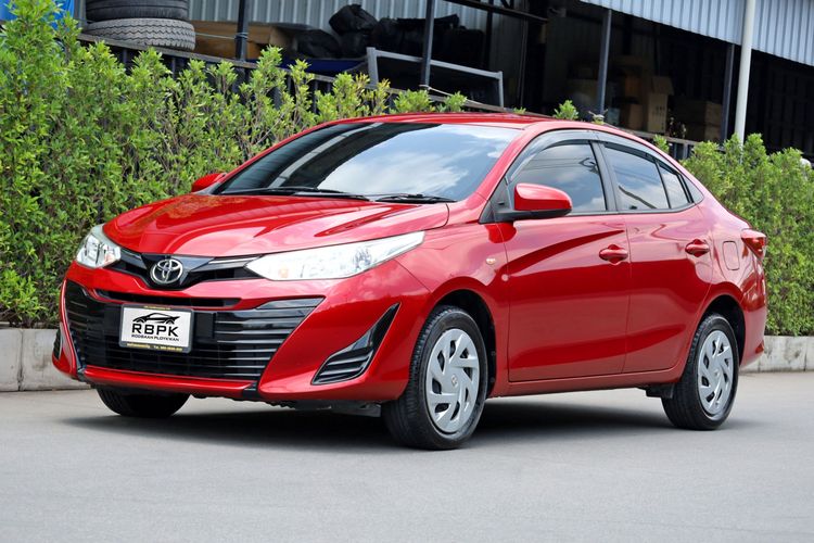 Toyota Yaris ATIV 2020 1.2 Entry Sedan เบนซิน ไม่ติดแก๊ส เกียร์อัตโนมัติ แดง